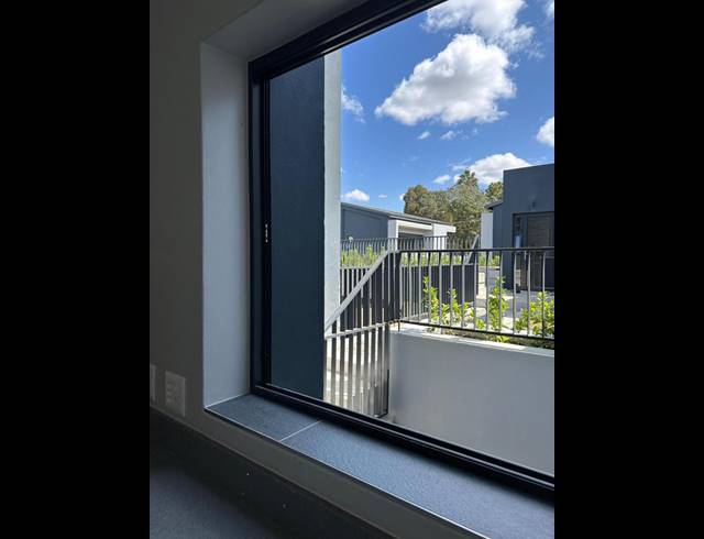 2 BEDROOM APARTMENT FOR SALE IN MENLO PARK